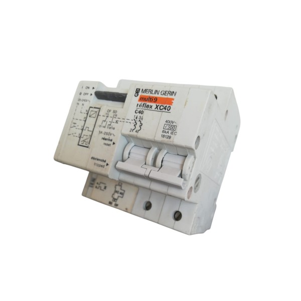 18129 INTERRUTTORE REFLEX 2P 40A COMANDO 220V CURVA C